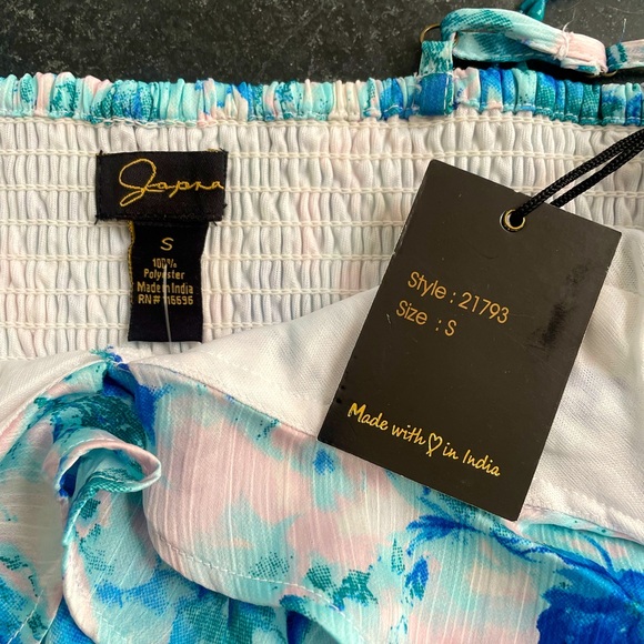 4/$20 BNWT Pretty Dress with Flirty Ruffles - Picture 7 of 7